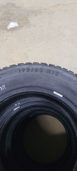 Продам резину шипованую 195/65/15