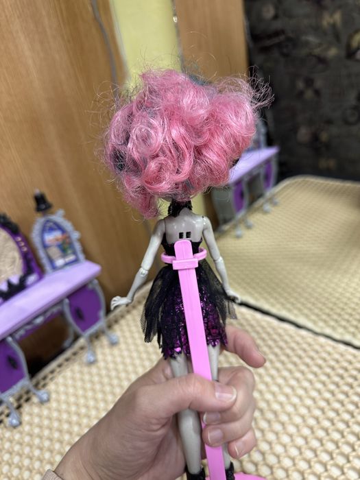 Продам куклу  монстр хай!