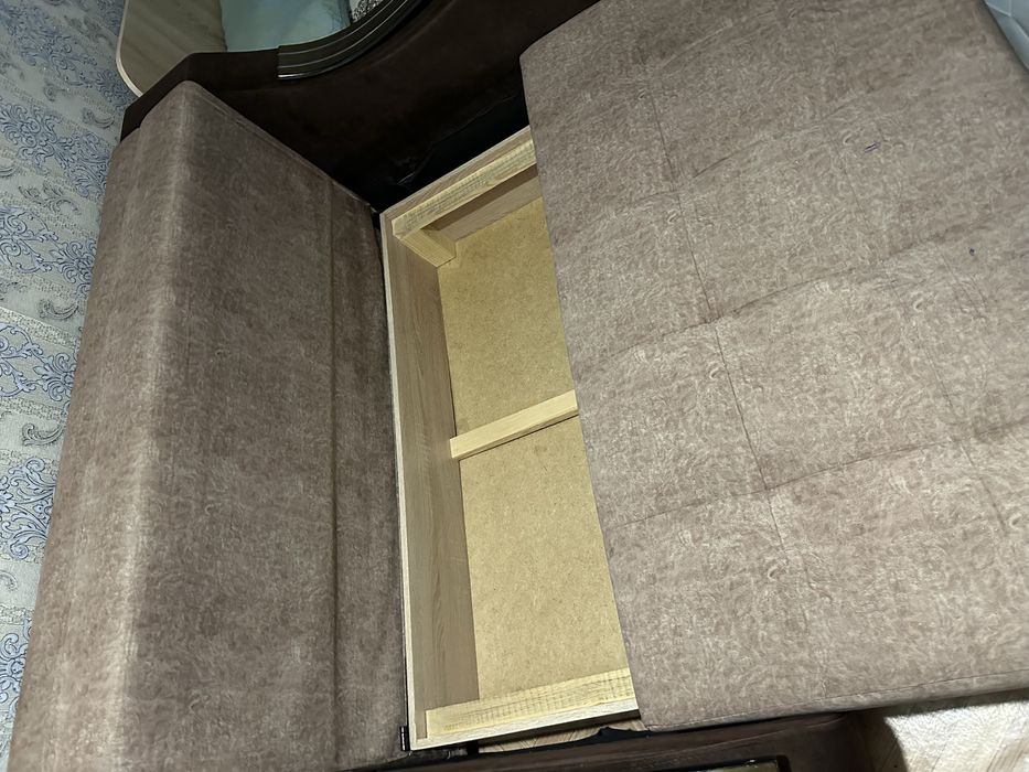 Продается мини диван