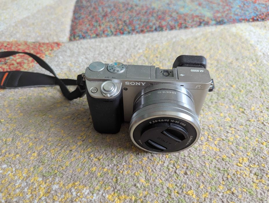 Sony a6000 + Sony E PZ 16-50mm