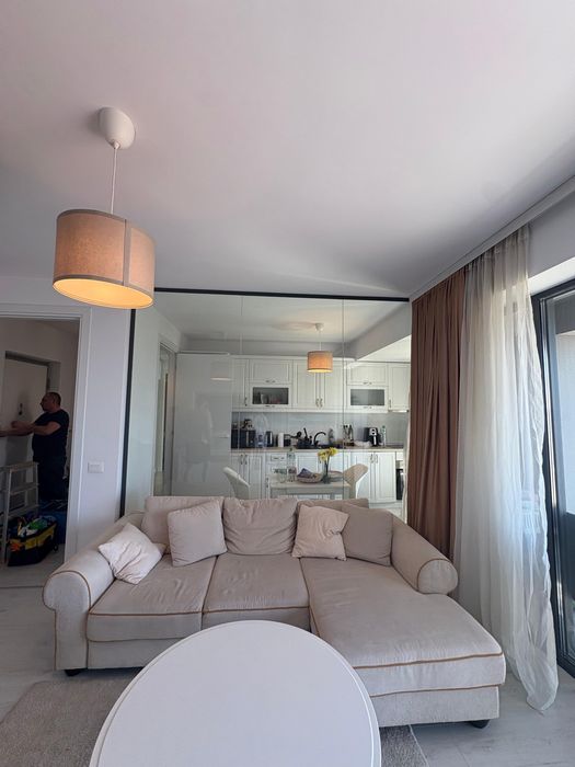 Vand Canapea 3 locuri. O dau repede, pentru ca ma mut