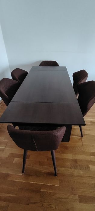 Vând masa extensibila cu scaune pt living sau bucatarie Mobexpert