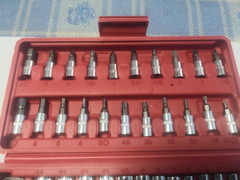 Trusa 46 piese cu chei tubulare, biti, clichet
