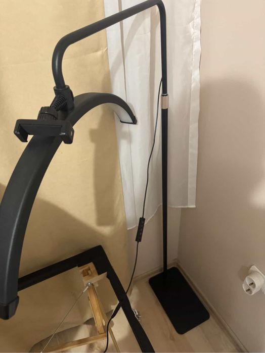 Кушетка, лампа и количка за козметични процедури