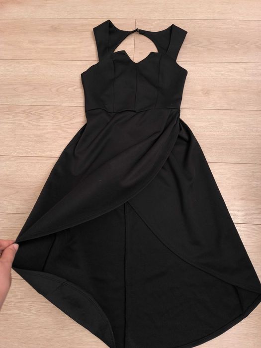 Нова дълга рокля с деколте във формата на сърце