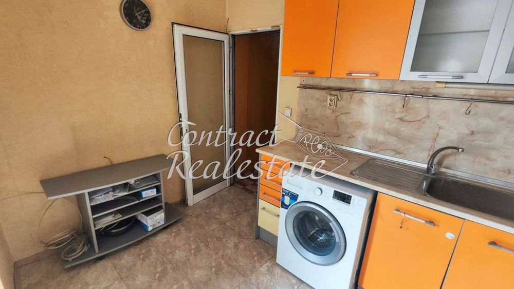 Дава се под наем Тристаен апартамент в Варна, Възраждане 1 - 70 кв.м за 331.5 € - Снимка #1