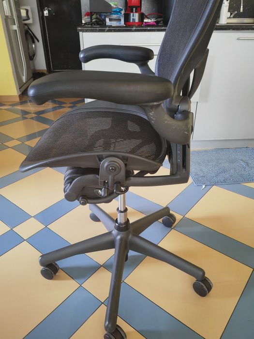 Herman Miller Aeron-(Ергономичен офис стол), размер B