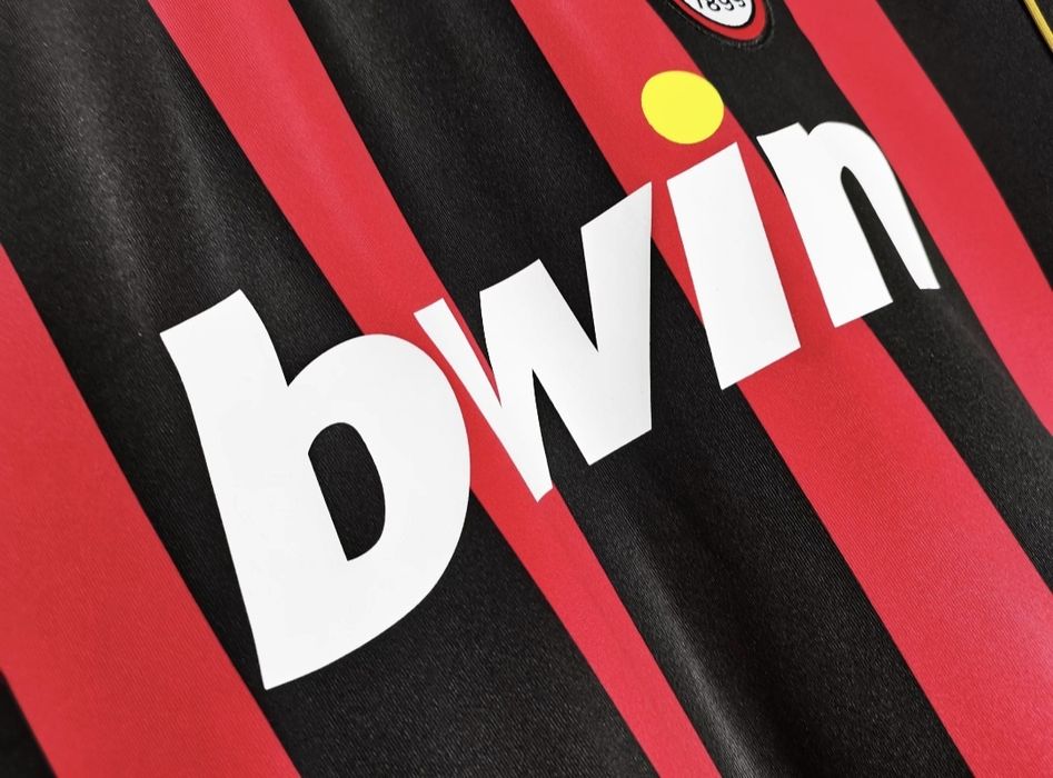 Tricou retro fotbal AC Milan 2006/2007 (MĂRIMEA M) – Bwin, Nou