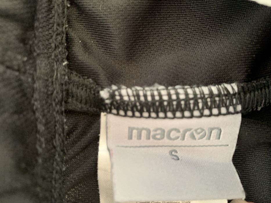 Къси панталони Макрон s размер,има и m размер ,мъжка номерация