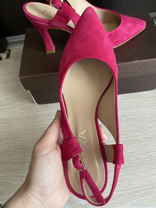 Vand Pantofi cu toc decupați Alura/Davina din piele întoarsă fucsia