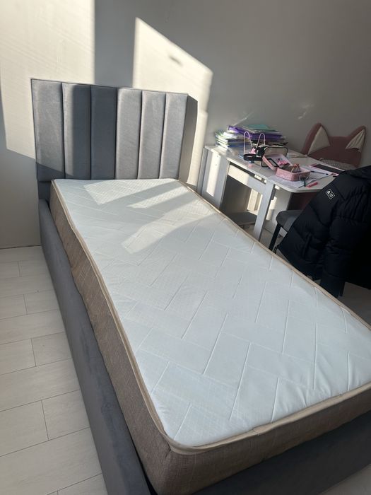 Продам кровать 90*200