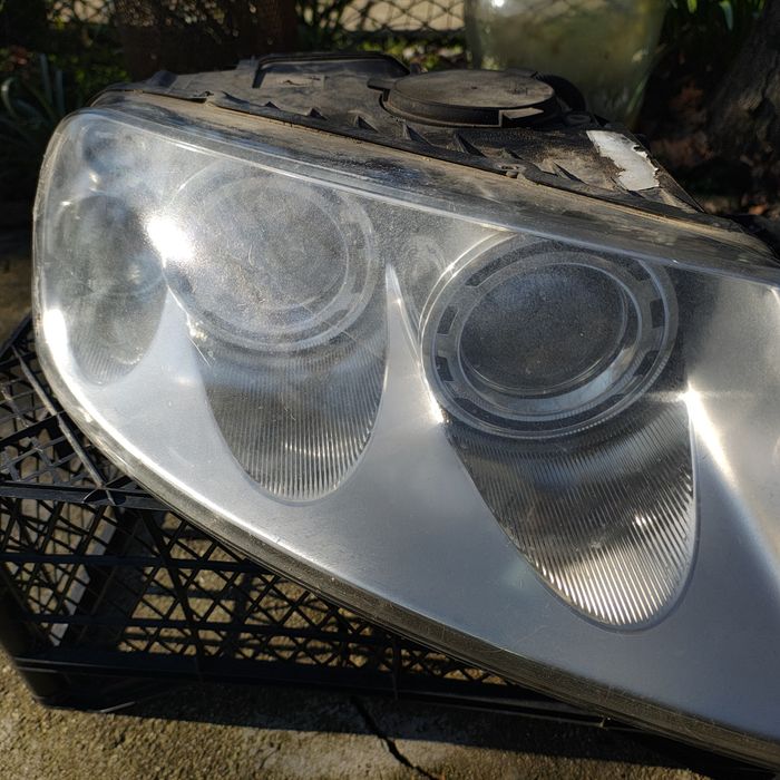 Ксенонови фарове за тоуарег