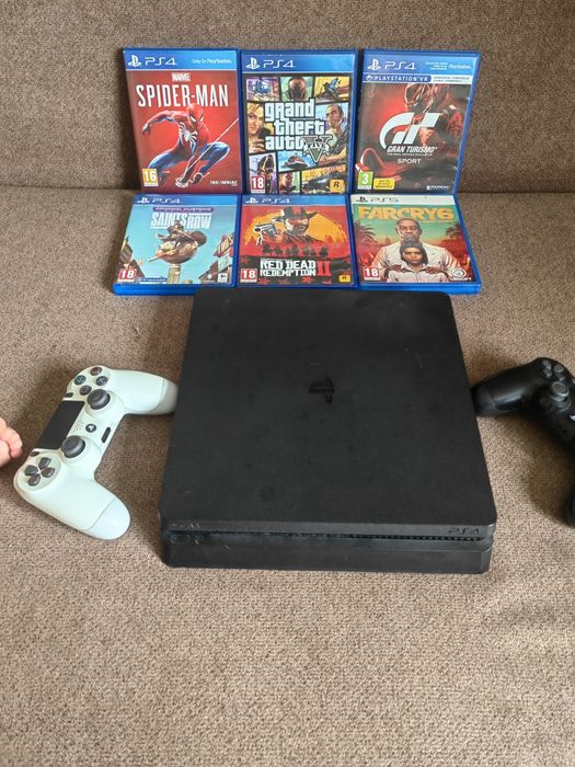 Pachet Consolă PlayStation 4 Slim 500GB + 2 Controlere DualShock 4 + 7 Jocuri (Top Titles)