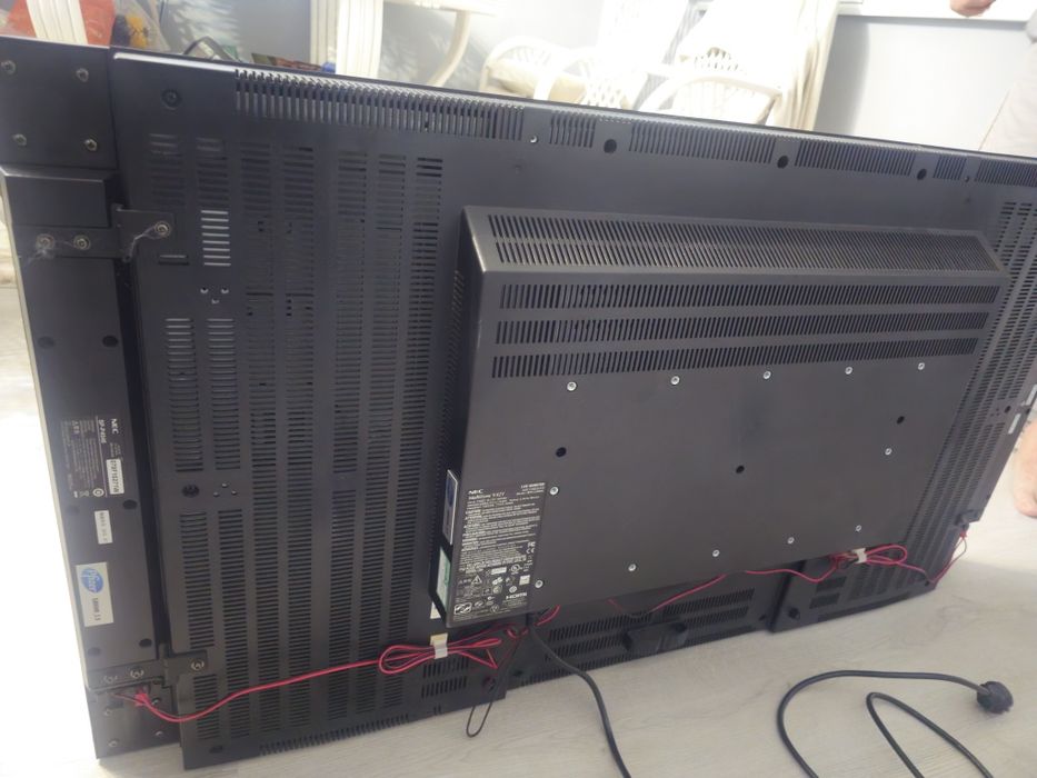 Nec P461 професионален монитор / телевизор 46"  Full HD 24/7