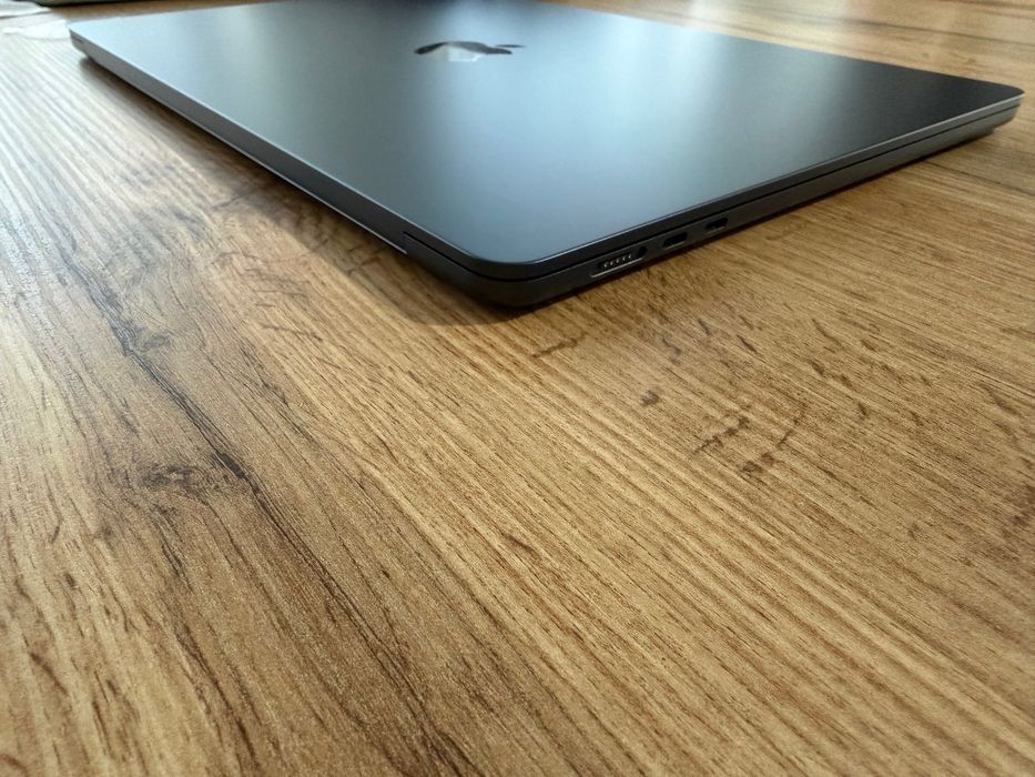 MacBook Air 15" M4 Chip 10-CPU, 10-GPU, 16GB RAM, 512SSD В ГАРАНЦИЯ