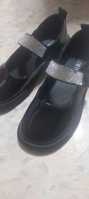 Туфли школьные на девочку 38р