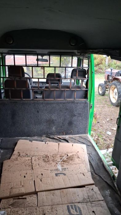 Товарен автомобил Мерцедес 310