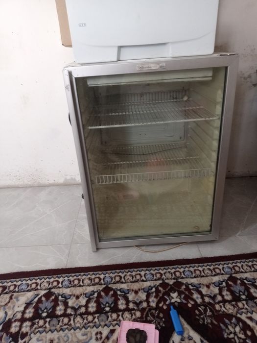 Витринный холодильник