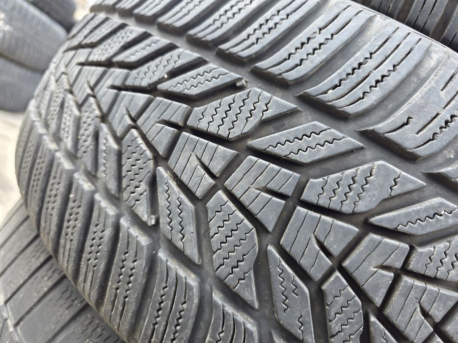 2бр Зимни гуми 235 55 17 - Hankook - DOT 2023