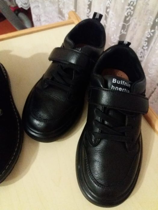 Продам обувь. На мальчика. 30 размер.