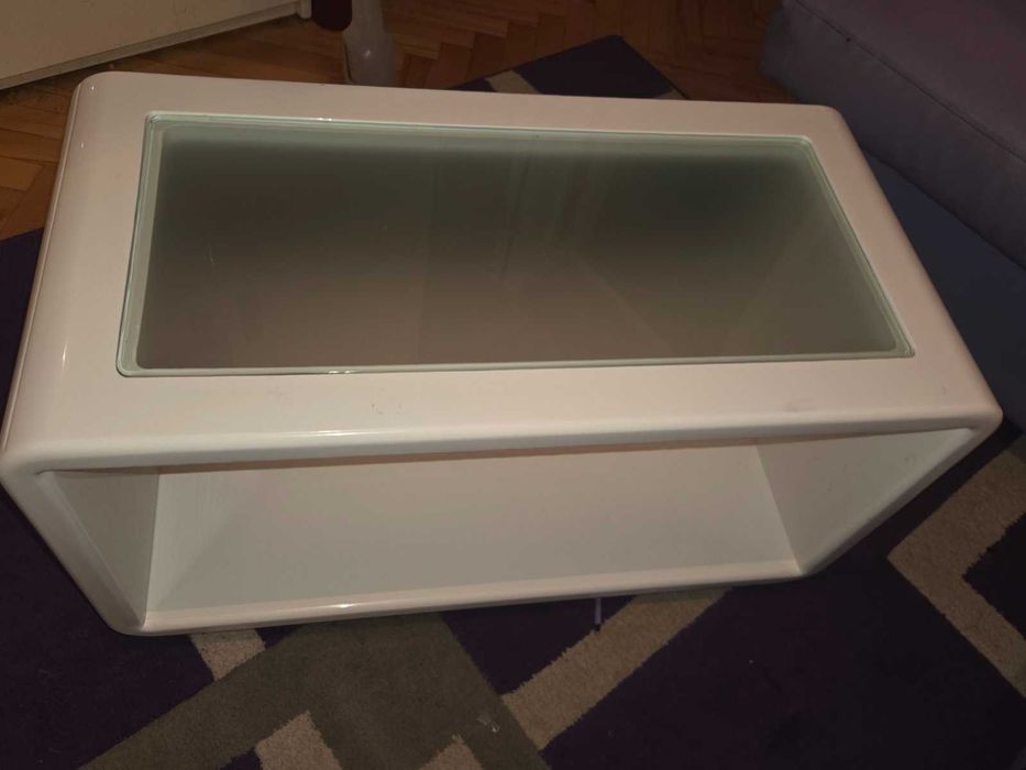 Продавам МДФ бяла маса