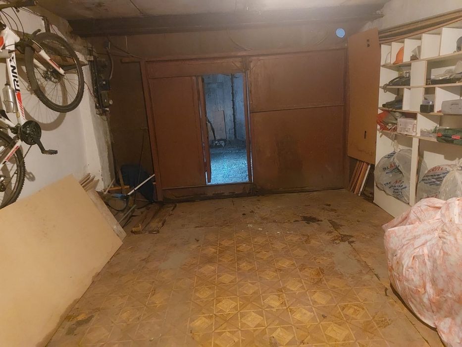 Продам гараж Естая 136