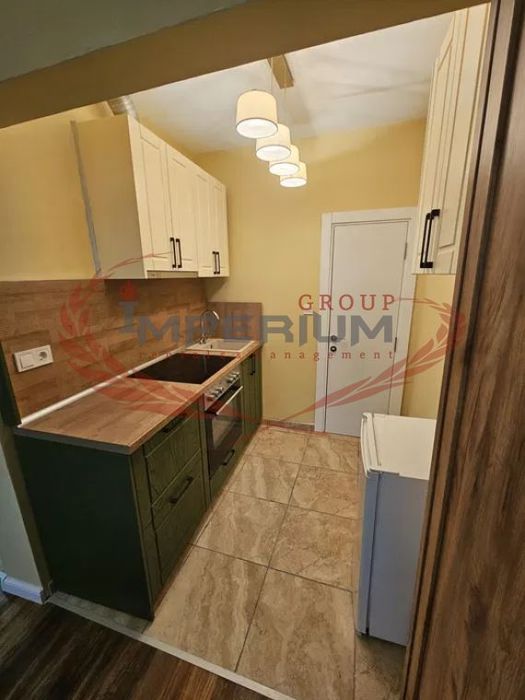 Дава се под наем Двустаен апартамент в Варна, Гръцка махала - 40 кв.м за 561 € - Снимка #3