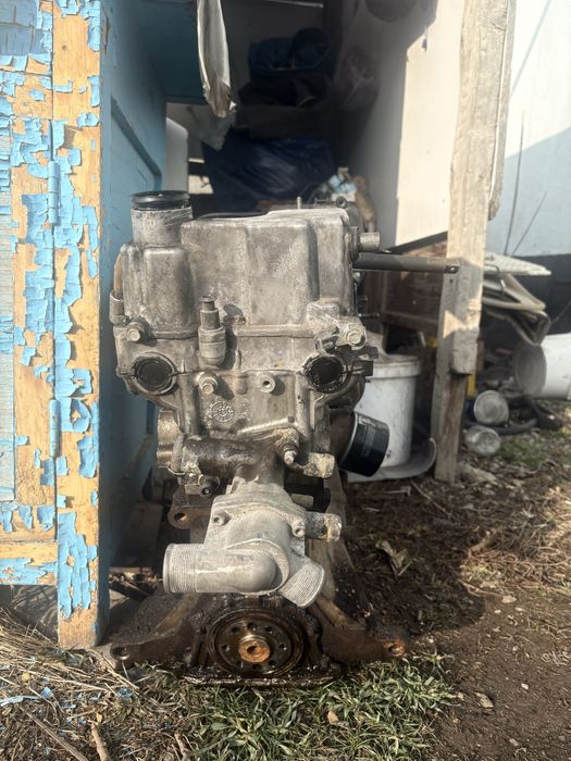 2170 двигатель 1.6, 16-клапанный (16V).