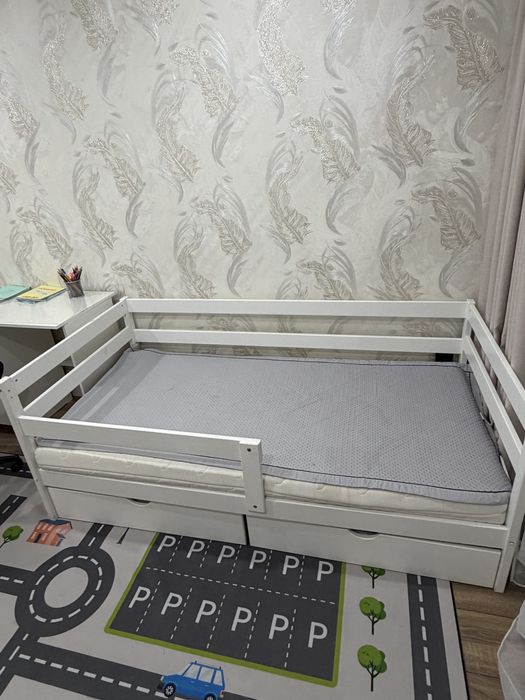 Продам кровать в детскую