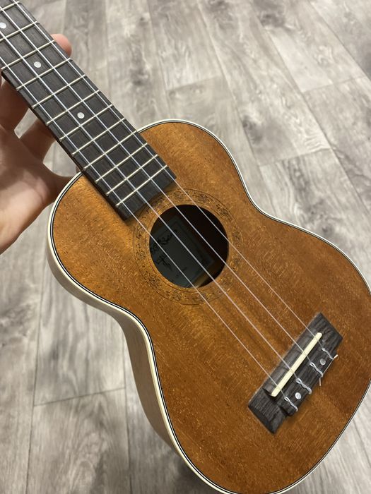 Укулеле сопрано, Listen LIS-300NA