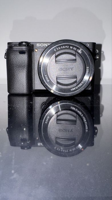 Sony alpha 6400 + obiectiv kit 16-50mm