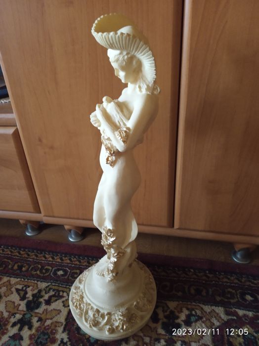 Продам статуэтку.