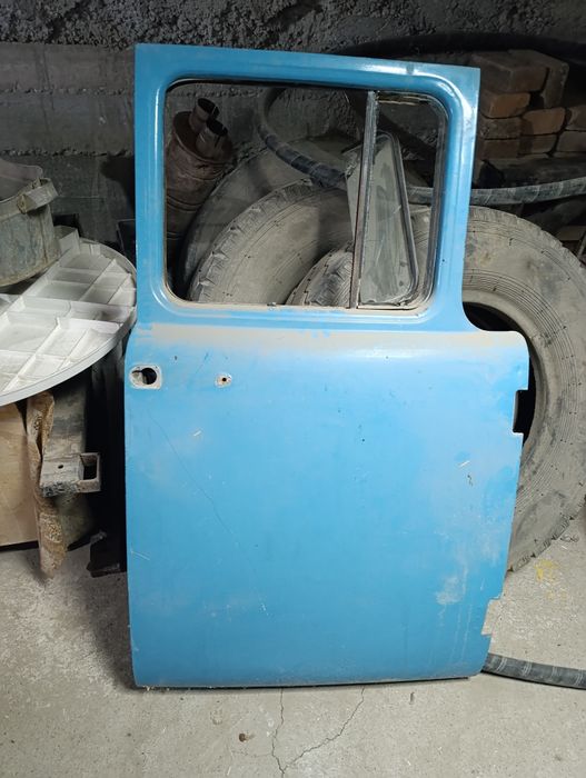 ЗИЛ эшик сотилади