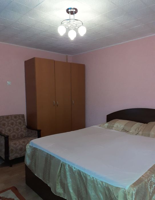 Camera de inchiriat la curte