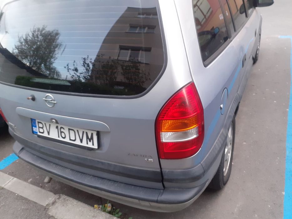 Opel zafira gri