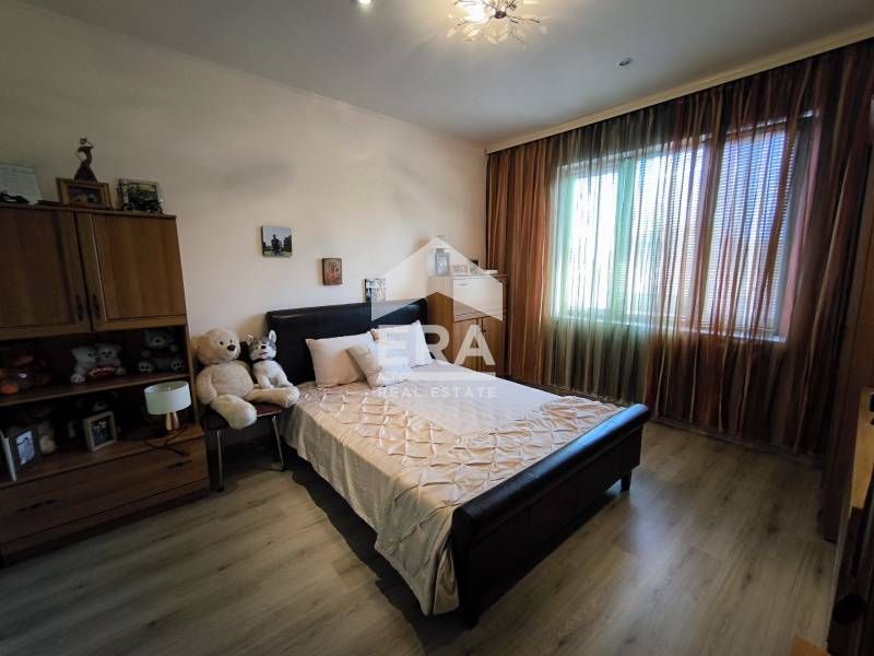 Продава се уютна едноетажна къща с гледка в кв. Хисаря, Хасково!