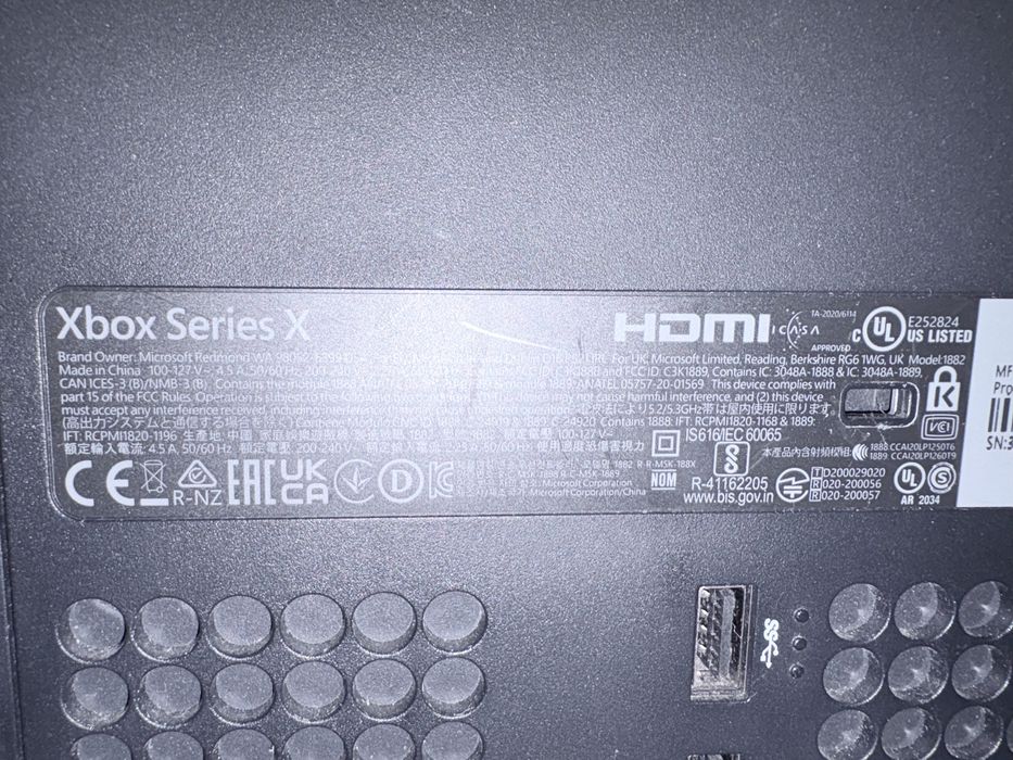 Xbox Series X — Model 1882