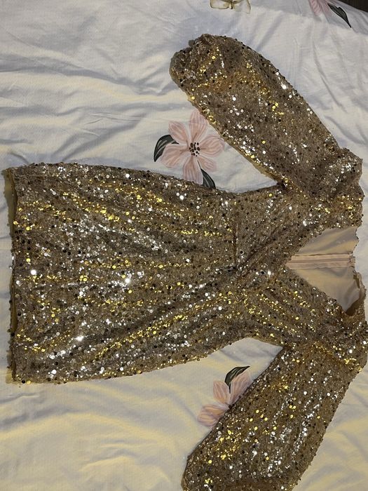 Комплект златиста рокля р-р S и златисти боти р-р 38