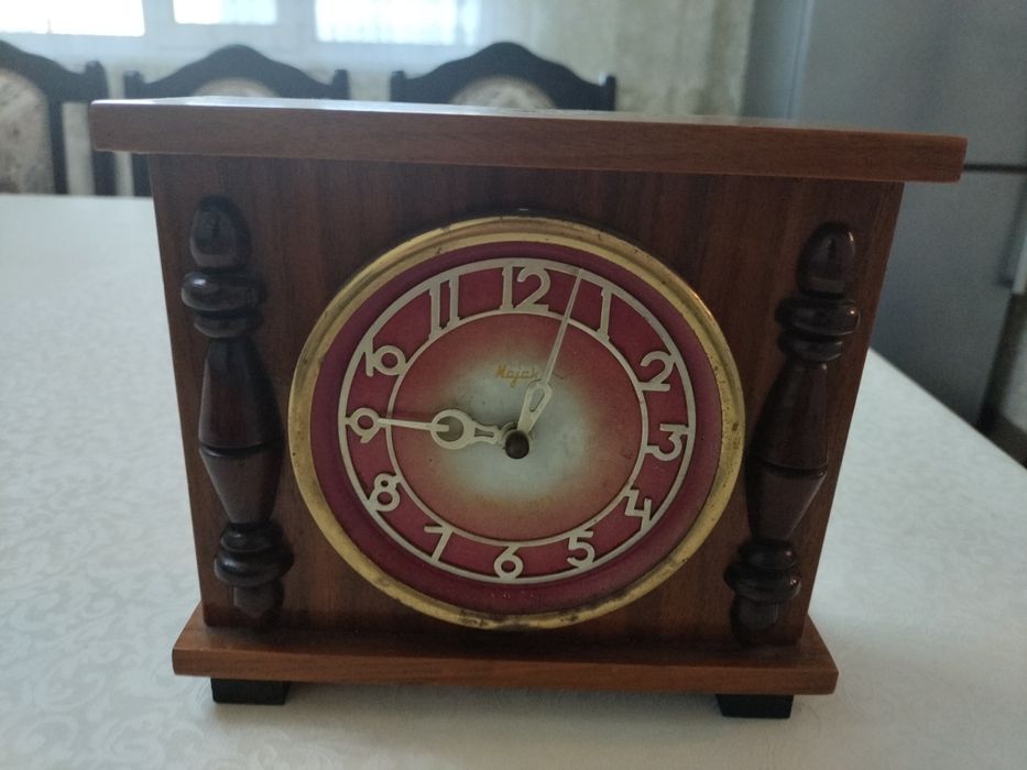 Старинные советские часы