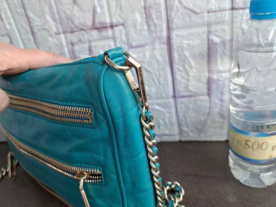 дамска чанта,малка кожена чантичка Rebecca Minkoff -естествена кожа,синя