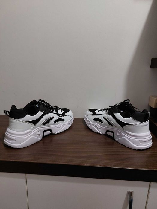 Универсални обувки