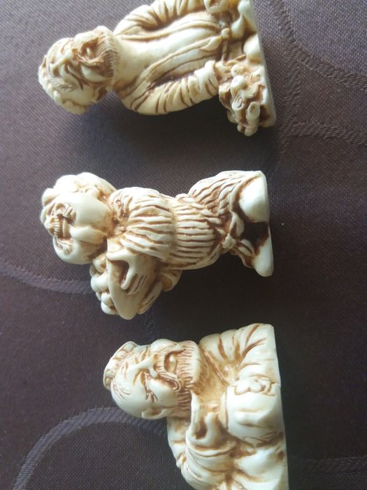 Стари фигурки -азиатски мотиви