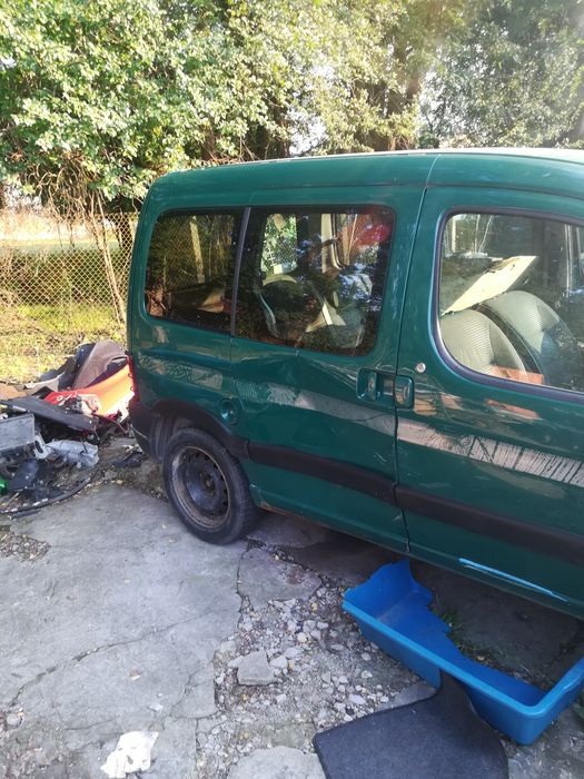 Пешо партнер на части