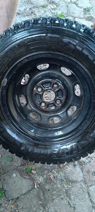 Продам комплект дисков с резиной