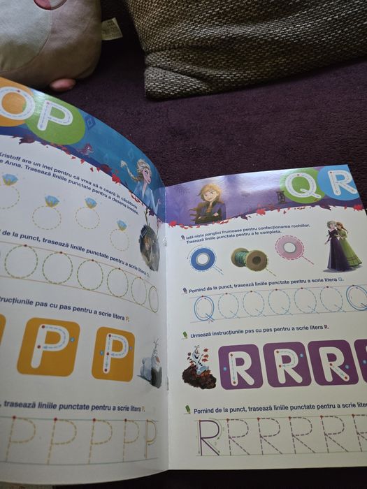 Vand carticele.pentru invatat alfabetul si numerele