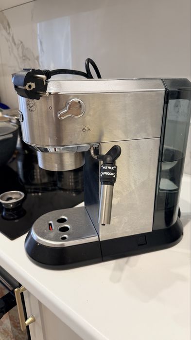 Кофеварка Delonghi