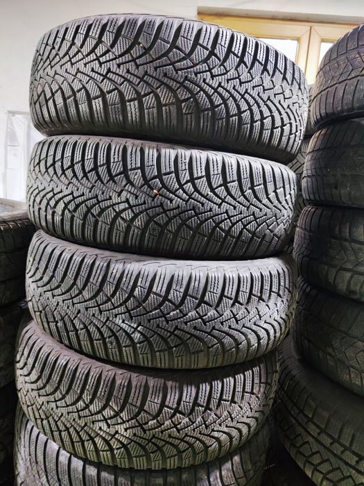 4 бр зимни 205/60/16 Goodyear