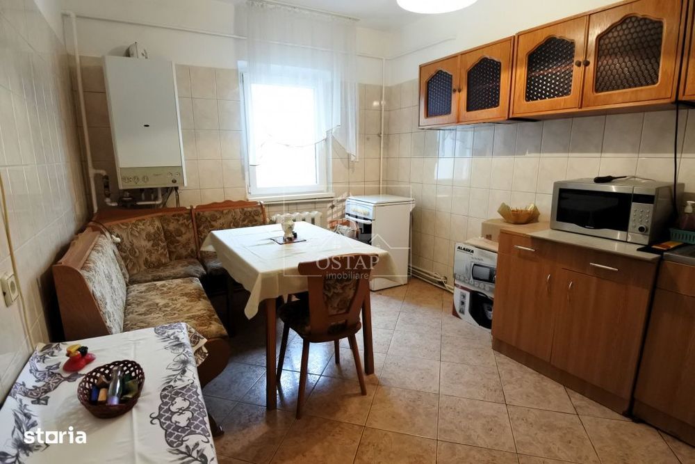 Zona Nord - 22 Decembrie - apartament 3 camere decomandate - 72.000 EU