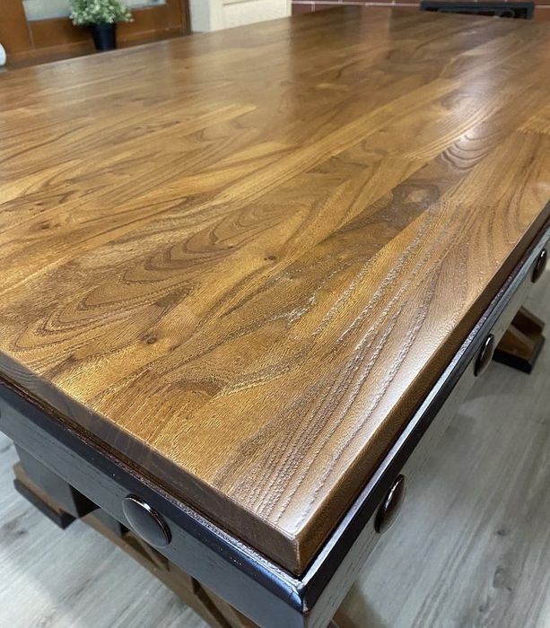 Стол обеденный