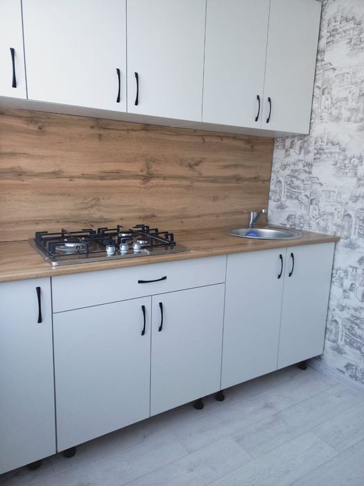 Продам 2 ком квартиру 2/5 в р-оне 3 гор больницы